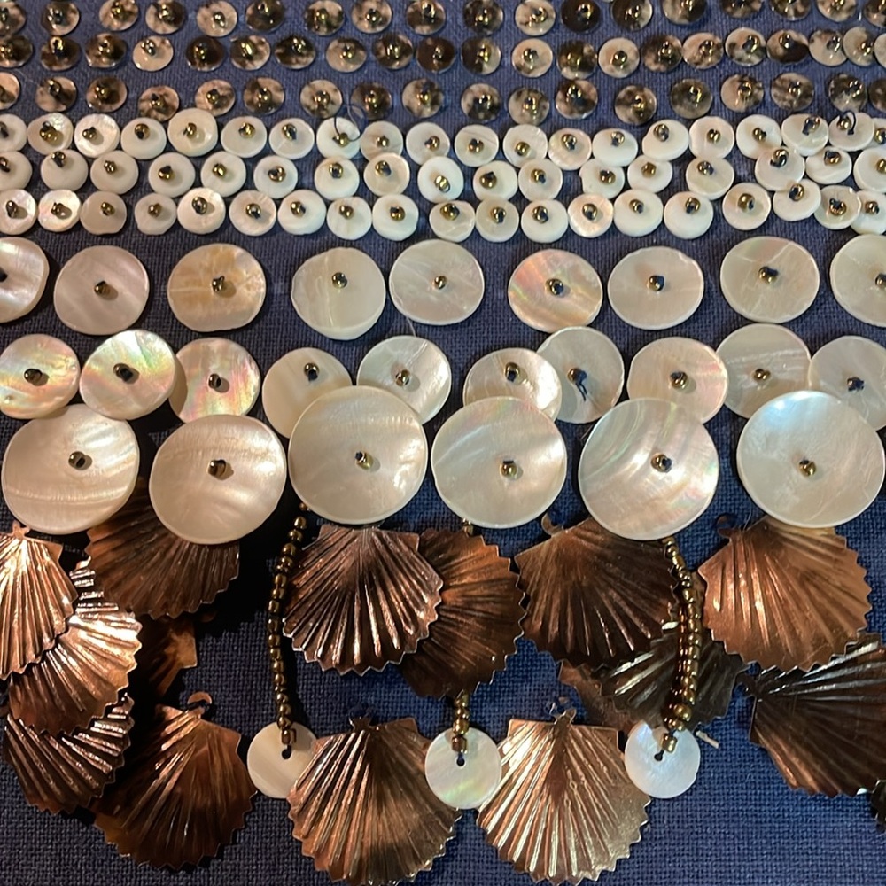 Shell accent pillow - Picture 2 of 9